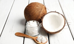 Tinh chất dừa - Coco Caprylate là gì? Có tác dụng gì với làn da của bạn?