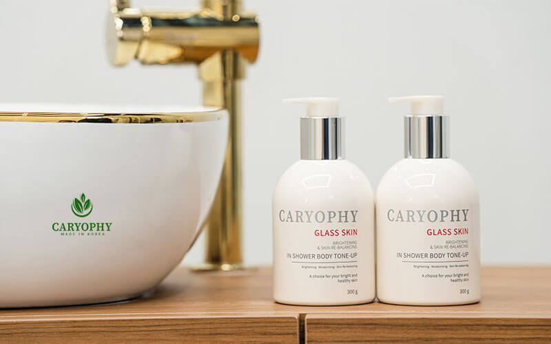 Kem dưỡng trắng Glass Skin là sản phẩm đầu tiên trong dòng sản phẩm trắng da của thương hiệu Caryophy.  