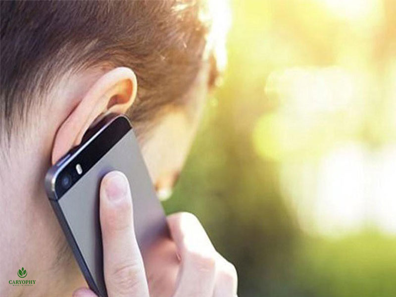 Điện thoại chứa vi khuẩn gây mọc mụn quanh miệng