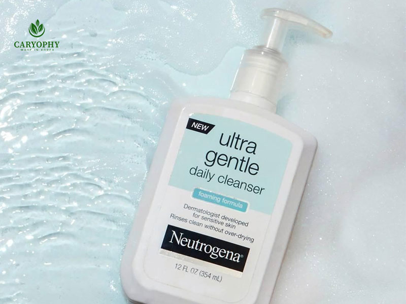 Sữa rửa mặt dịu nhẹ cho da dầu Neutrogena Ultra Gentle Hydrating Cleanser